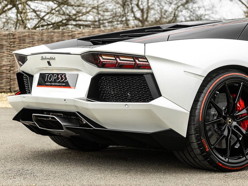 Lamborghini Aventador LP700-4 Pirelli Edition  - U5859