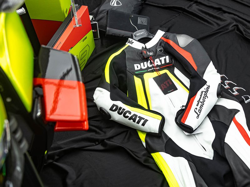 Ducati Streetfighter V4 Lamborghini  - U5864
