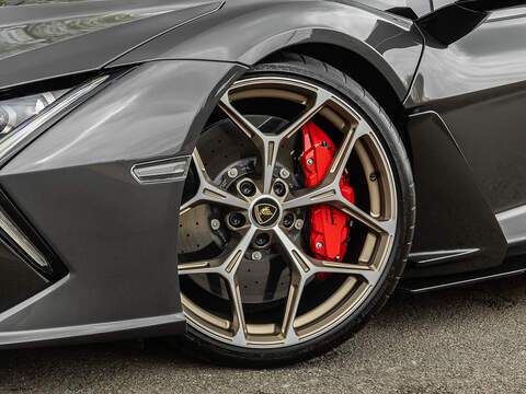 Lamborghini Revuelto V12  - U5866