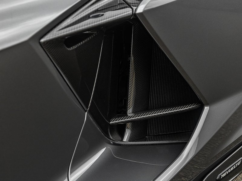 Lamborghini Revuelto V12  - U5866