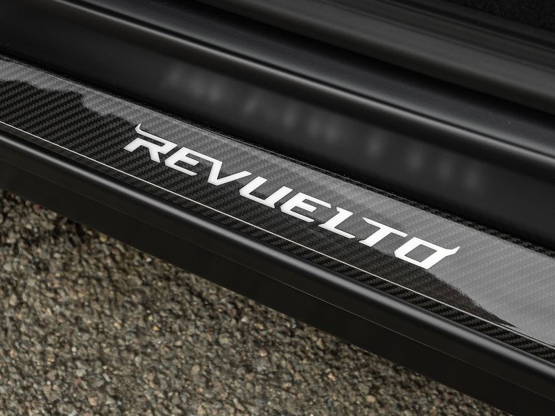 Lamborghini Revuelto V12  - U5866