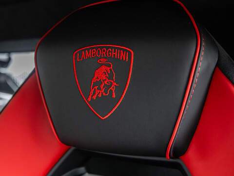 Lamborghini Revuelto V12  - U5866