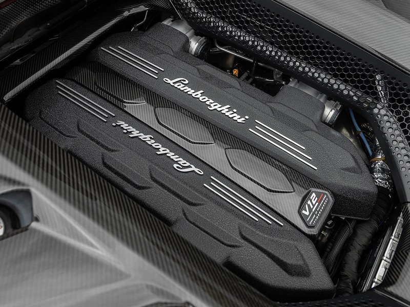 Lamborghini Revuelto V12  - U5866