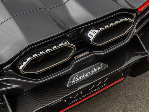 Lamborghini Revuelto V12  - U5866