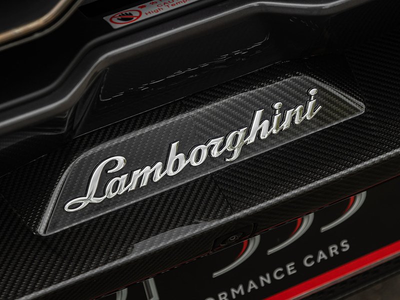 Lamborghini Revuelto V12  - U5866