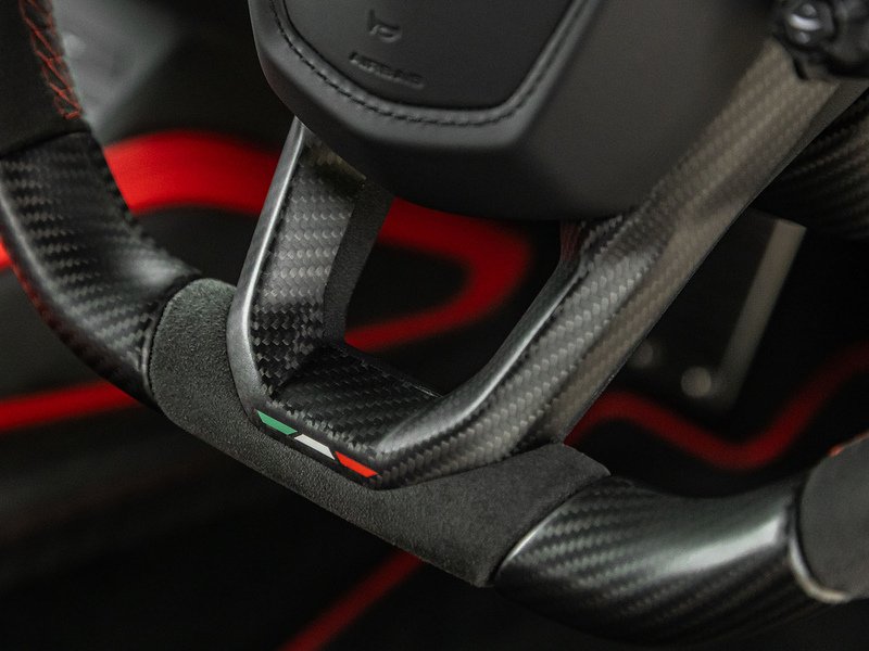 Lamborghini Revuelto V12  - U5866