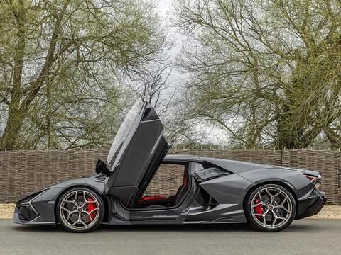 Lamborghini Revuelto V12  - U5866