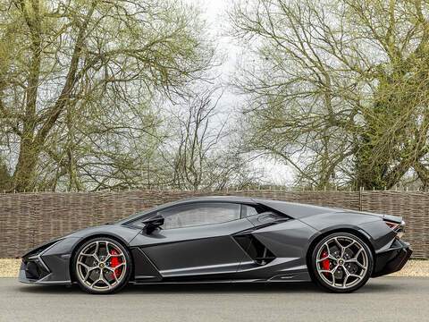 Lamborghini Revuelto V12  - U5866