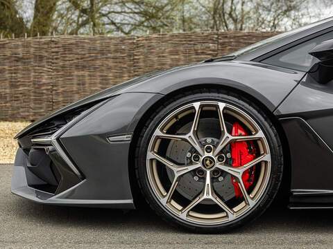 Lamborghini Revuelto V12  - U5866