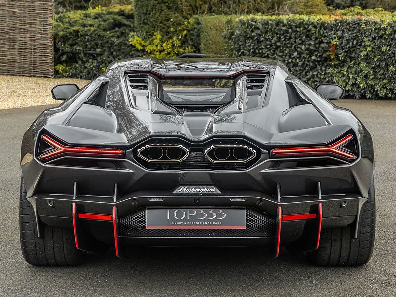 Lamborghini Revuelto V12  - U5866