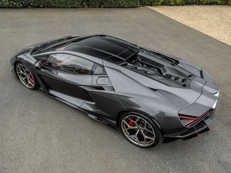 Lamborghini Revuelto V12  - U5866
