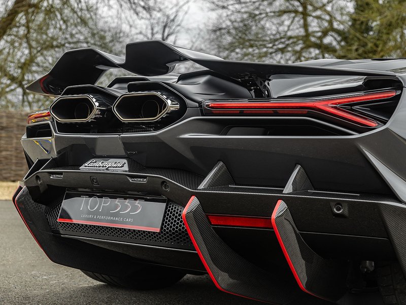 Lamborghini Revuelto V12  - U5866