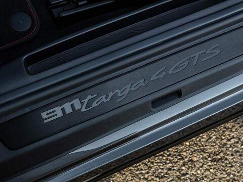 Porsche 911 Targa 4 GTS  (992.1)  - U5870