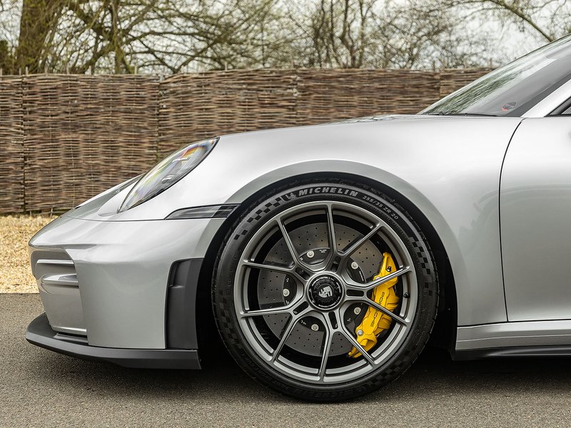 Porsche 911 GT3 Touring (992.2)  - U5879