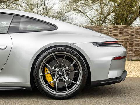 Porsche 911 GT3 Touring (992.2)  - U5879