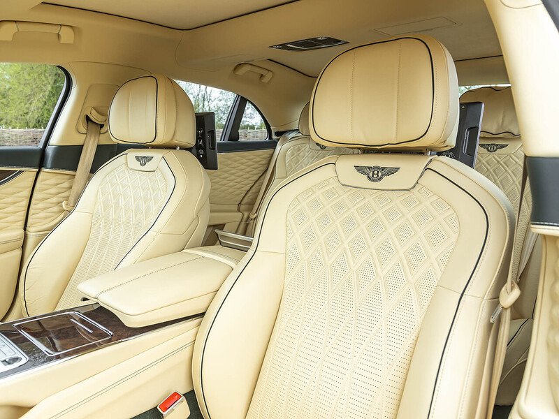 Bentley Flying Spur Mulliner V8  - U5892