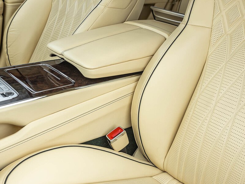 Bentley Flying Spur Mulliner V8  - U5892