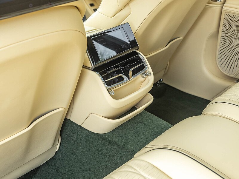 Bentley Flying Spur Mulliner V8  - U5892