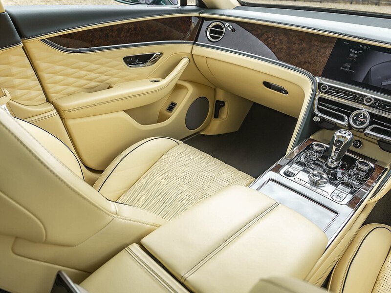Bentley Flying Spur Mulliner V8  - U5892