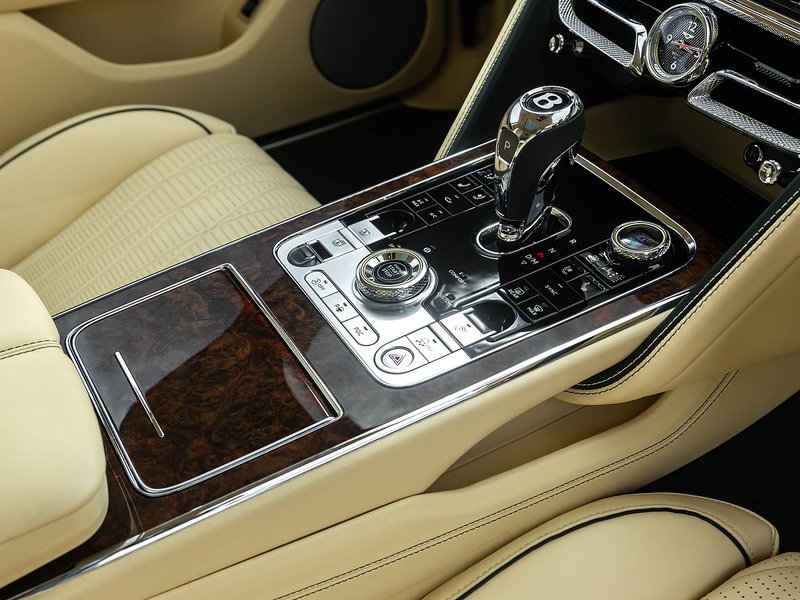 Bentley Flying Spur Mulliner V8  - U5892