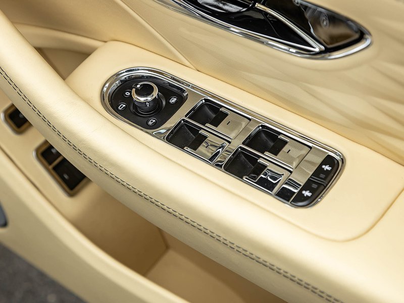 Bentley Flying Spur Mulliner V8  - U5892