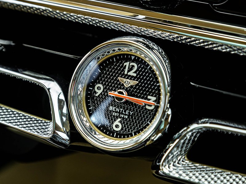 Bentley Flying Spur Mulliner V8  - U5892