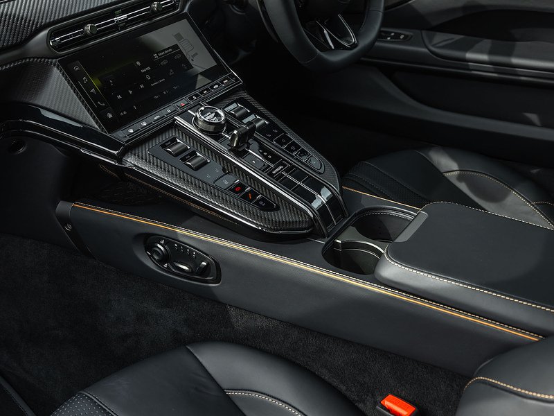 Aston Martin Vantage V8  - U5899