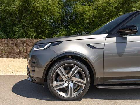 Land Rover Discovery D300 R-Dynamic HSE  - U5925