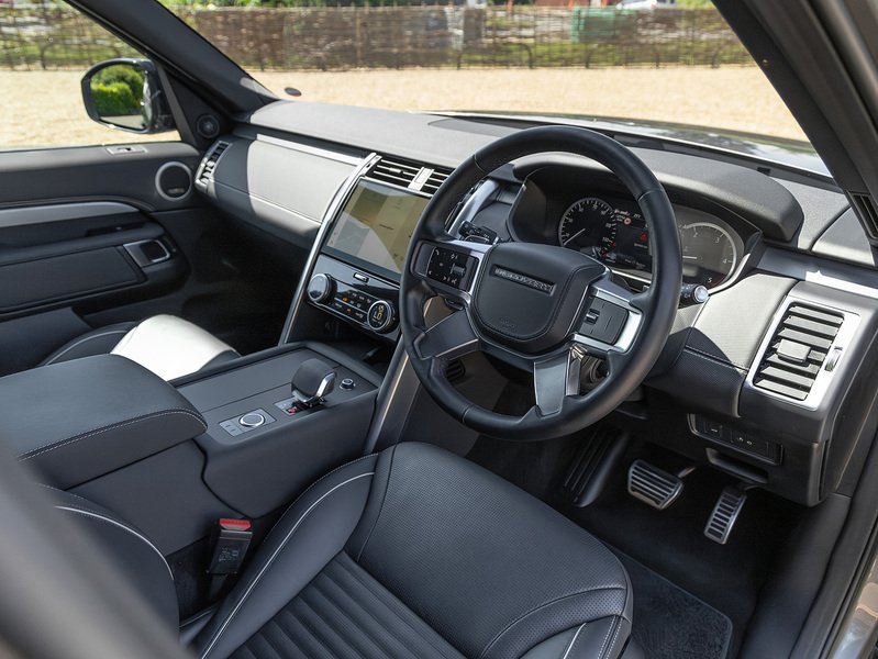 Land Rover Discovery D300 R-Dynamic HSE  - U5925