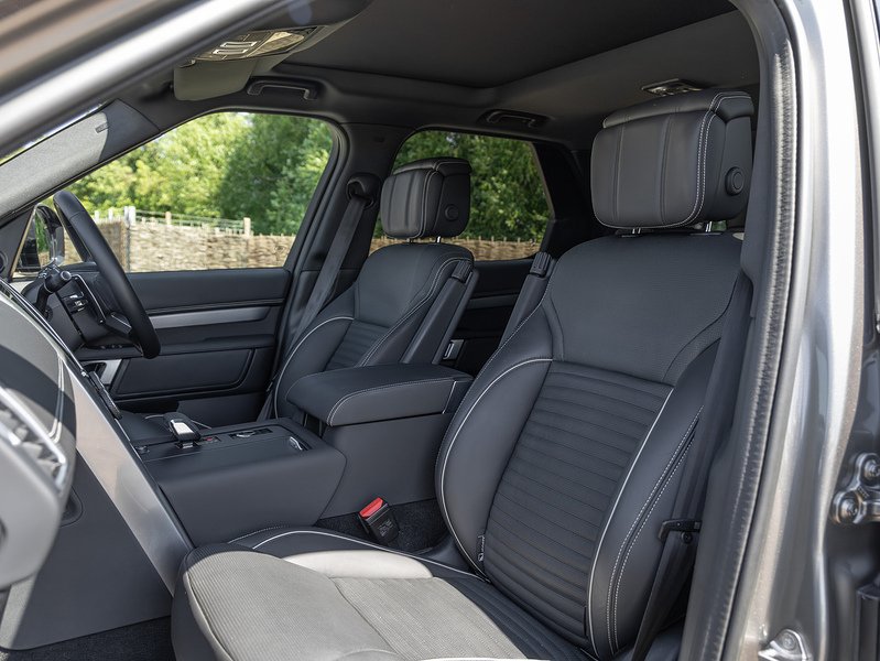 Land Rover Discovery D300 R-Dynamic HSE  - U5925