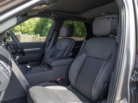 Land Rover Discovery D300 R-Dynamic HSE  - U5925