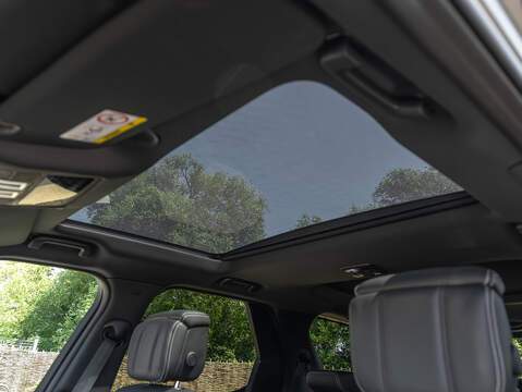 Land Rover Discovery D300 R-Dynamic HSE  - U5925