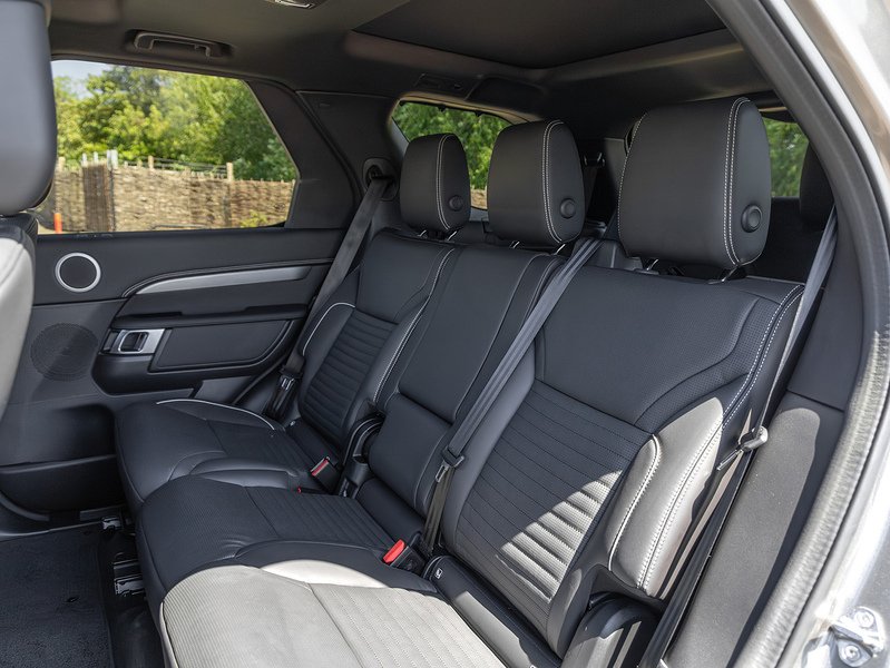 Land Rover Discovery D300 R-Dynamic HSE  - U5925