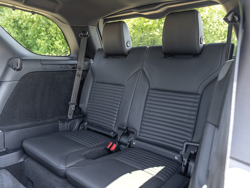 Land Rover Discovery D300 R-Dynamic HSE  - U5925