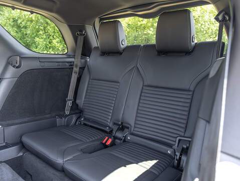 Land Rover Discovery D300 R-Dynamic HSE  - U5925