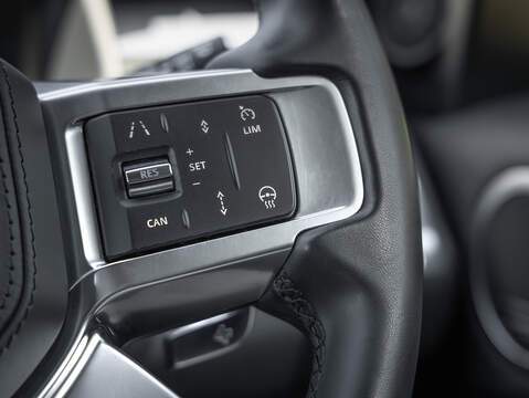 Land Rover Discovery D300 R-Dynamic HSE  - U5925
