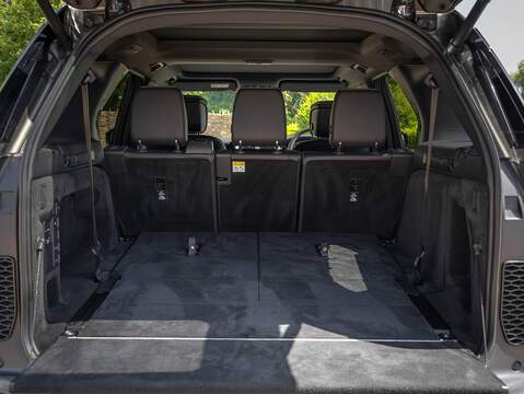 Land Rover Discovery D300 R-Dynamic HSE  - U5925
