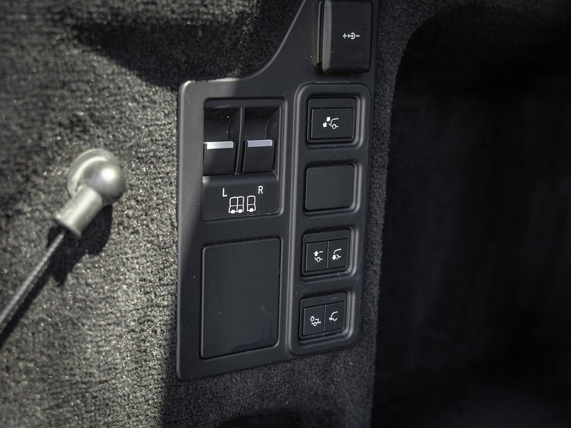 Land Rover Discovery D300 R-Dynamic HSE  - U5925