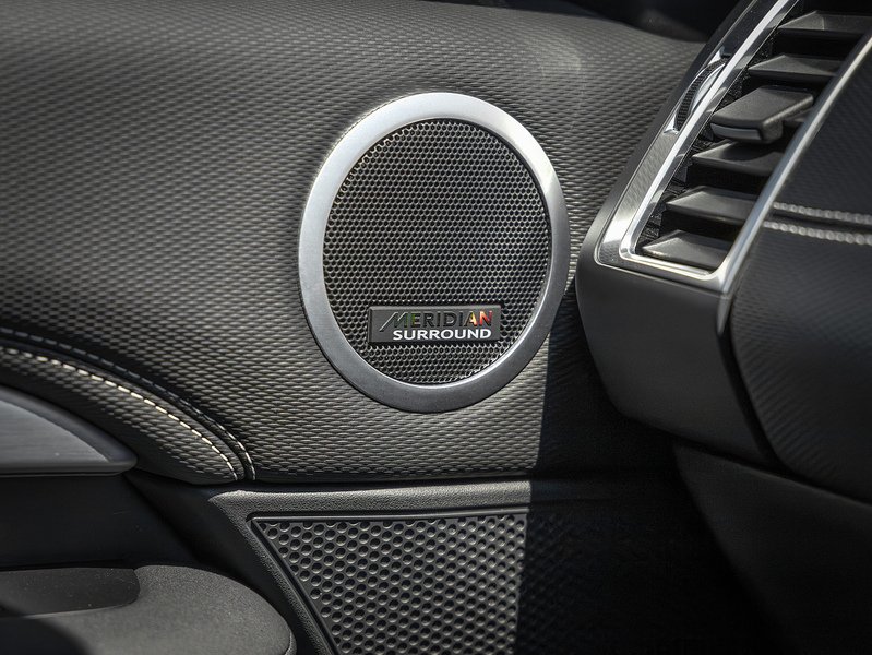Land Rover Discovery D300 R-Dynamic HSE  - U5925