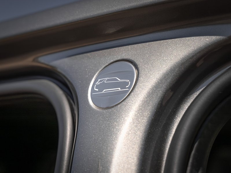 Land Rover Discovery D300 R-Dynamic HSE  - U5925