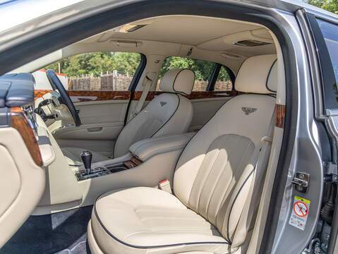 Bentley Mulsanne V8  - U5929