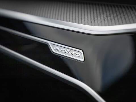 Audi RS6 Performance Carbon Vorsprung  - U5936