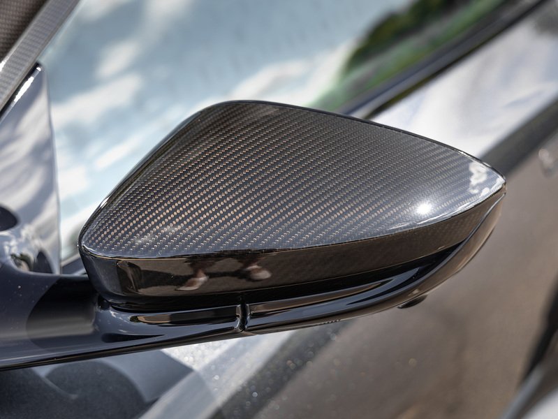 Aston Martin DBS Superleggera V12  - U5938