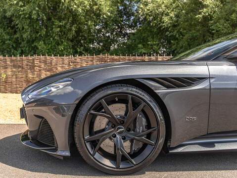 Aston Martin DBS Superleggera V12  - U5938