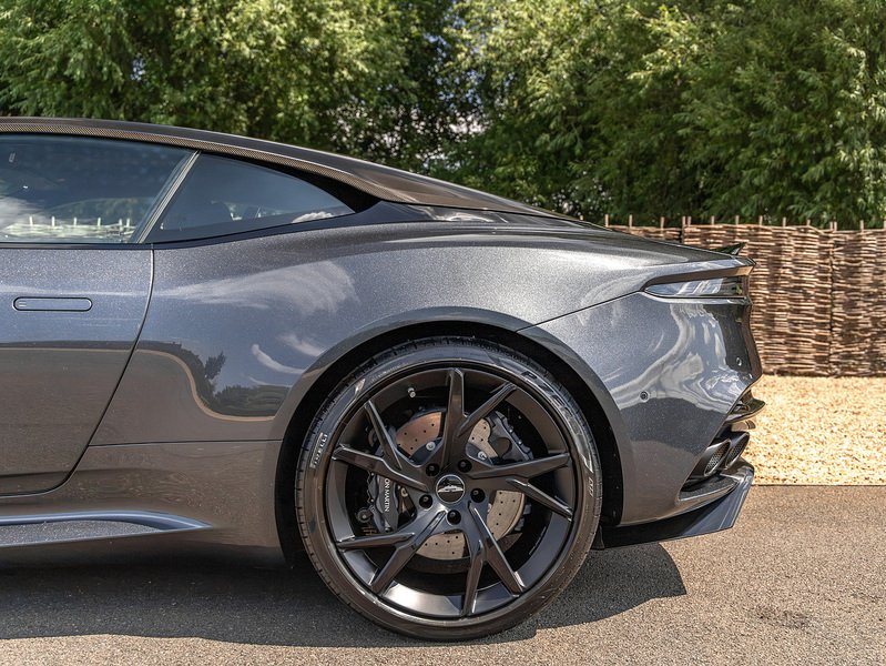 Aston Martin DBS Superleggera V12  - U5938