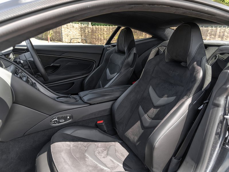Aston Martin DBS Superleggera V12  - U5938