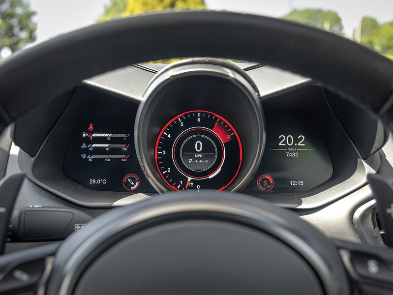 Aston Martin DBS Superleggera V12  - U5938