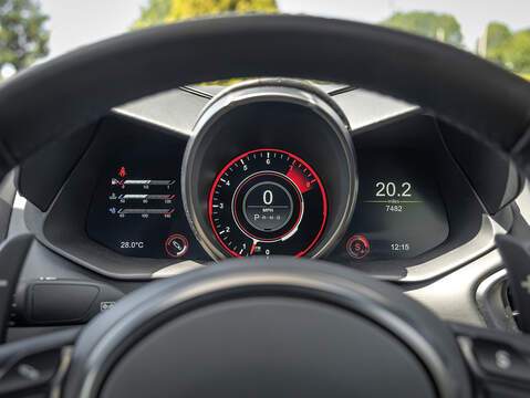 Aston Martin DBS Superleggera V12  - U5938