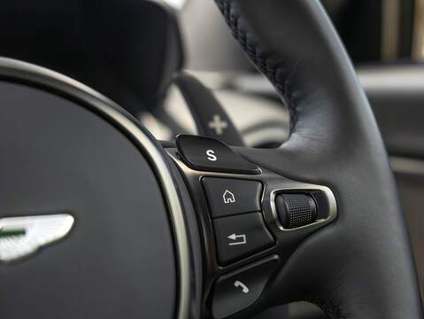 Aston Martin DBS Superleggera V12  - U5938