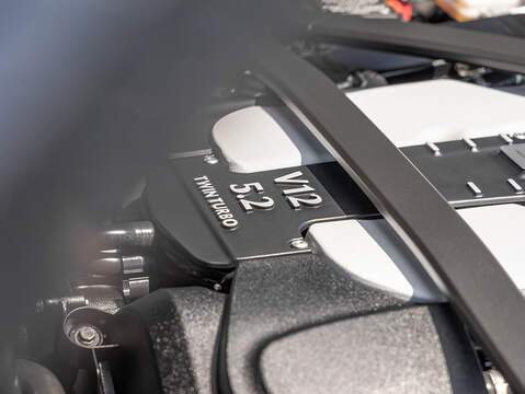 Aston Martin DBS Superleggera V12  - U5938